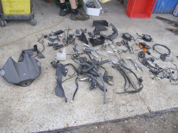 Yamaha r1 rn12 yzf 1000 r1 2004 - 2006 spare parts, фото