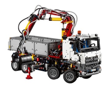 LEGO Technic Мерседес-Бенц Арокс 42043