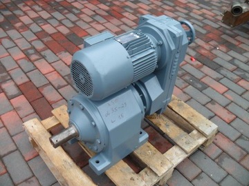 MOTOREDUKTOR SEW 1,5 kw 3,5-23 obr/min regulacja
