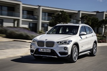 Петля капота левая BMW X1 F48 7427125