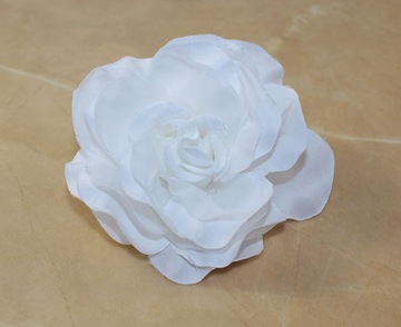 -MARGUT- Spinka broszka kwiat róża biała