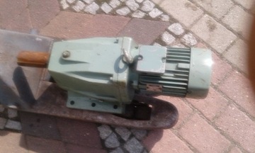 motoreduktor 25 obr silnik elektryczny 7,5 kw