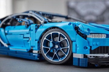 LEGO TECHNIC Бугатти Хирон 42083