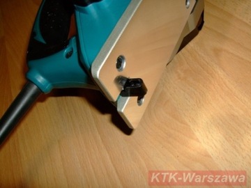 Рубанок MAKITA KP0810C 1050Вт 82мм