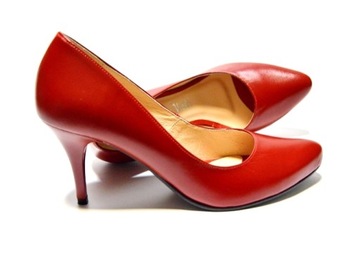 Piękne pantofle czerwony lico 7 cm 100% skóra 41