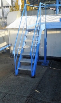 Ступени лестницы из решеток Wema 1000х270 мм, оцинкованные, сертифицированные.