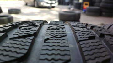 4 шины Kumho I'Zen KW27 245/55 R17 7,1-7,9 мм