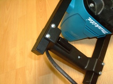 Электрический миксер Makita UT1200 960Вт