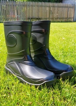 YOUNG SHOES 2 YOUNG WALLHOSE 39