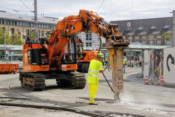 ЖЕЛТАЯ ФУТБОЛКА СО Светоотражателями 3M ПОМОЩЬ НА ДОРОГАХ СТРОИТЕЛЬСТВО