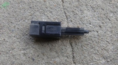 Nissan note 06-12 датчик стоп-сигнал фото №1