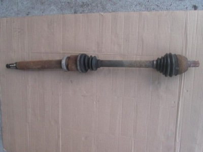 Приводной вал правая перед volvo c30 1.6 бензин 2009 фото №1