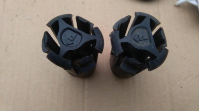 Mazda 3 03-09 отбойник поперечина кронштейн радиатора фото №1