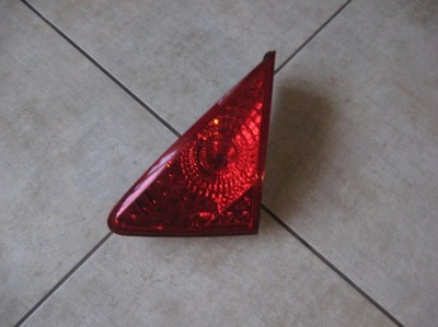 Права лампа задня --- кришка багажника - peugeot 3008 !!! фото №1