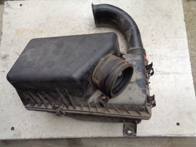 Корпус фільтра повітря kia carens ii 2.0 crdi фото №1