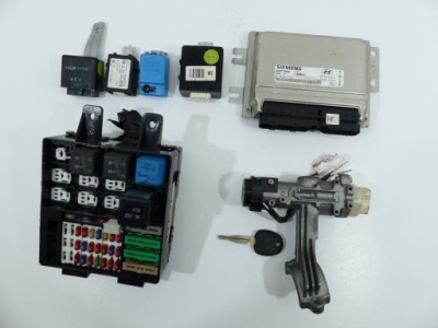 Matrix 01-05 1.8 16v бортовой компьютер 39105-23670 набор фото №1