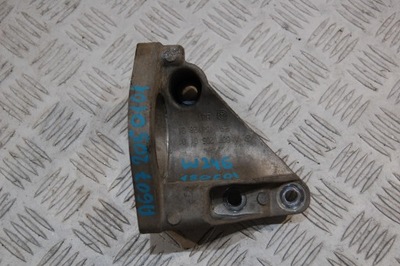 Кронштейн опора полуось b-klasa w246 a6072050101 фото №1