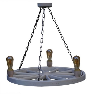 Lampa żyrandol z koła wozu do altany karczmy