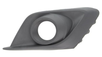 Решітка радіатора w бампері права перед mazda 3 13-17 фото №1