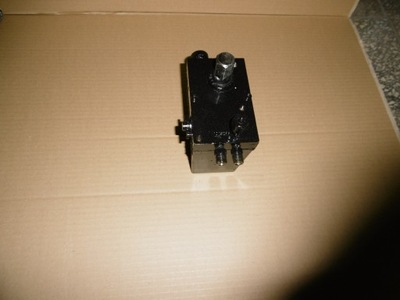 PUMP LIFTING DEVICE CABINS VOLVO FH 12 NR.1075296 - milautoparts-fr.ukrlive.com