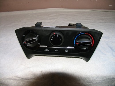 Hyundai i20 ii 2016 панель обдув кондиционера фото №1