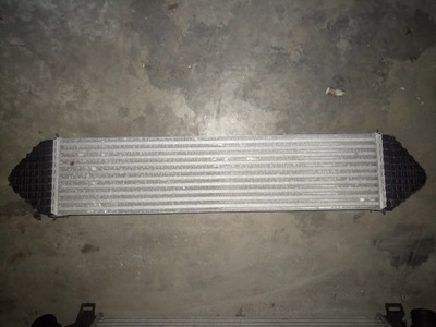 Volvo радиатор воздуха интеркулер 31368270 - фото №1