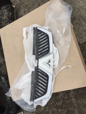 Mitsubishi outlander 2 решётка радиатора решётка радиатора фото №1