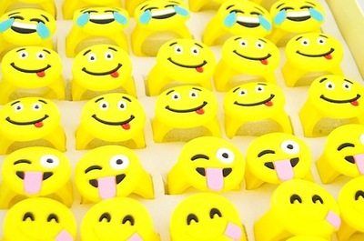 PIERŚCIONEK GUMOWY UŚMIECH SMILEY emoticon silikon