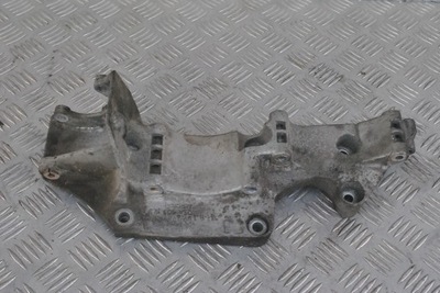 Кронштейн кронштейн генератора 06a903143p audi a3 8l фото №1