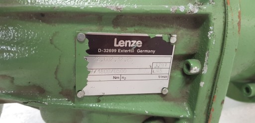 Двигатель LENZE 13.550.8 1100W шестерня 1:45 №379