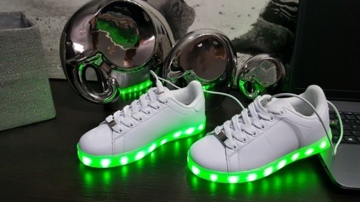 BUTY SPORTOWE LED ŚWIECĄCE 11OPCJI ŚWIECENIA 40