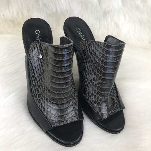 Calvin Klein Aloris Snake Sandal Вьетнамки 39 США