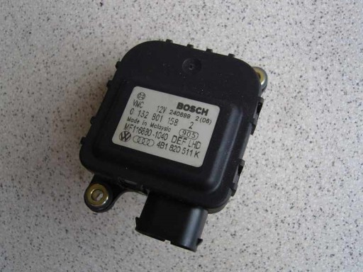 Silniczek Regulator klima Audi A6 0132801158