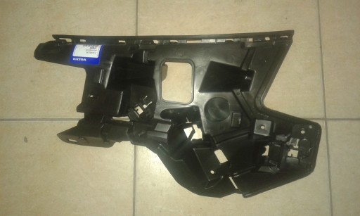 31425230 - VOLVO XC40 V40 CROS крепление бампера омывателя