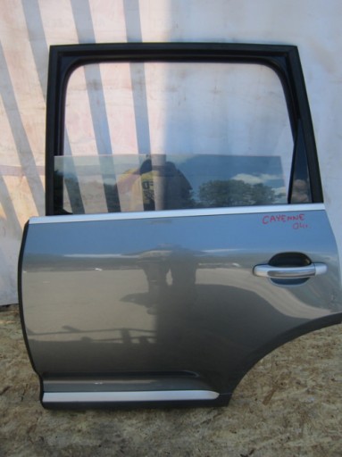 door Porsche Cayenne 04r left rear.