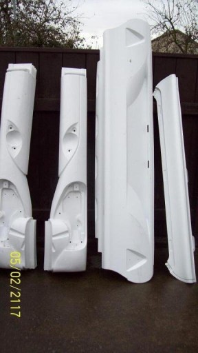 НОВЫЙ ЛЕВЫЙ ЗАДНИЙ УГОЛ ПОД ЛАМПОЙ HOBBY С 2009 ГОДА