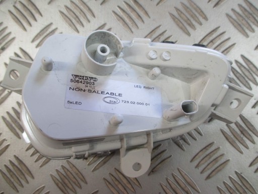 daytime running lights left VOLVO V40 CROSS