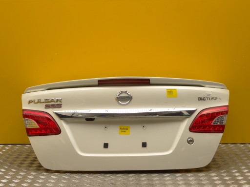 NISSAN SENTRA SEDAN 2013- ЗАДНЯ ДВІРЦЯ