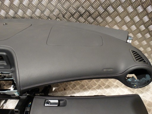 IDEALNA KPL.console leather MERCEDES GT W190 1