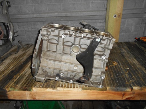 R06D023A - BLY 2.0 FSI ДВИГУН AUDI VW PASSAT SEAT SKODA