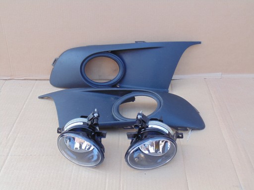 CO951527-3-4 - Решітка галогенна VW Touran 1T0 2010-HELLA