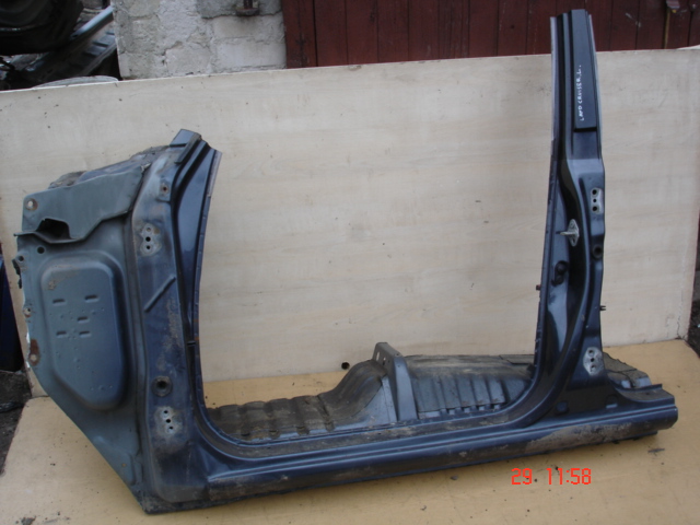 TOYOTA LAND CRUISER 92R 80 QUART MONTANT DE CARROSSERIE DROITE photo 2 - milautoparts-fr.ukrlive.com