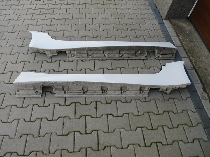 COUVE-JOINT PLANCHE SEUIL BMW Z4 E85 photo 2 - milautoparts-fr.ukrlive.com