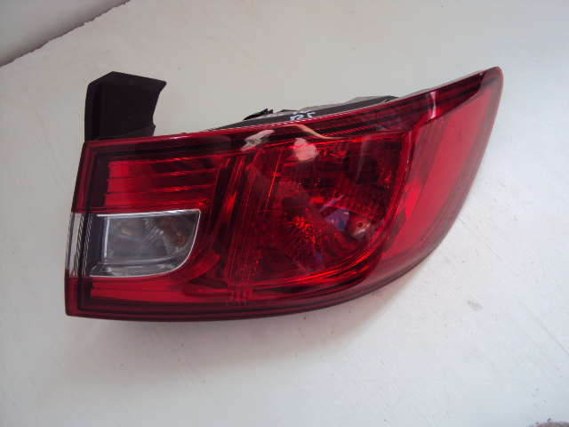 LAMP REAR RIGHT RENAULT CLIO IV photo 2 - milautoparts-fr.ukrlive.com