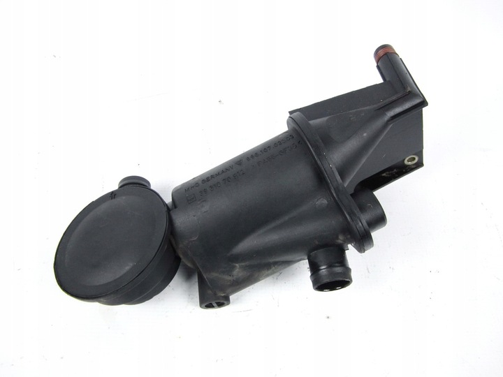 PORSCHE WITH 99610702303 CRANKCASE VENT TUBE SEPARATOR OILS photo 1 - milautoparts-fr.ukrlive.com