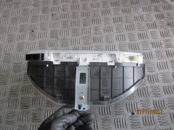 COMPTEUR MAZDA PREMACY 1.8 B 01-05R CB84A