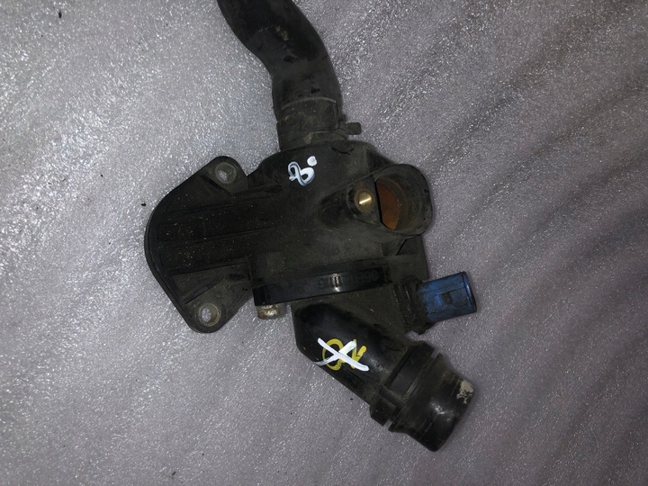 AUDI A4 B5 1.6 THERMOSTAT 06B121111C photo 1 - milautoparts-fr.ukrlive.com