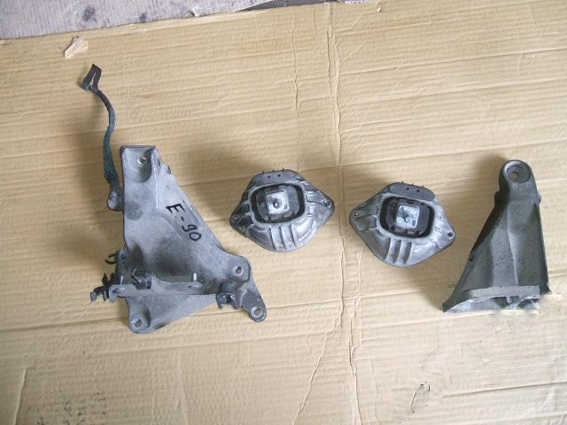 BMW E90 E91 E87 BRACKET AIR BAGS MOUNTING 6768810-01 photo 1 - milautoparts-fr.ukrlive.com