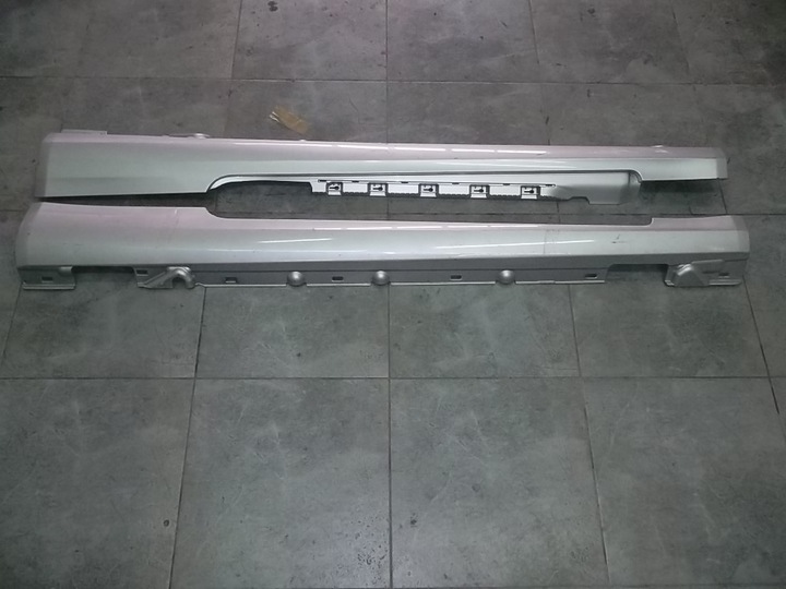 MERCEDES E CLASS 207 W207 TRIMS ON SILL MOULDINGS photo 1 - milautoparts-fr.ukrlive.com