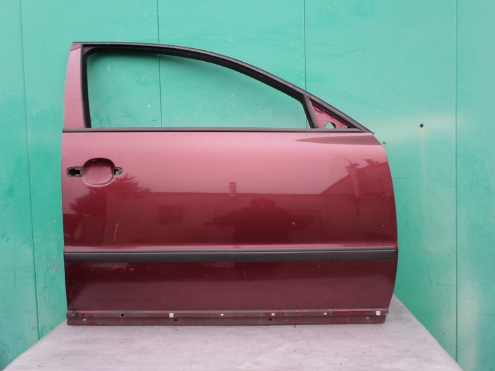 Skoda superb дверь правая передняя переднее 9891, Цена